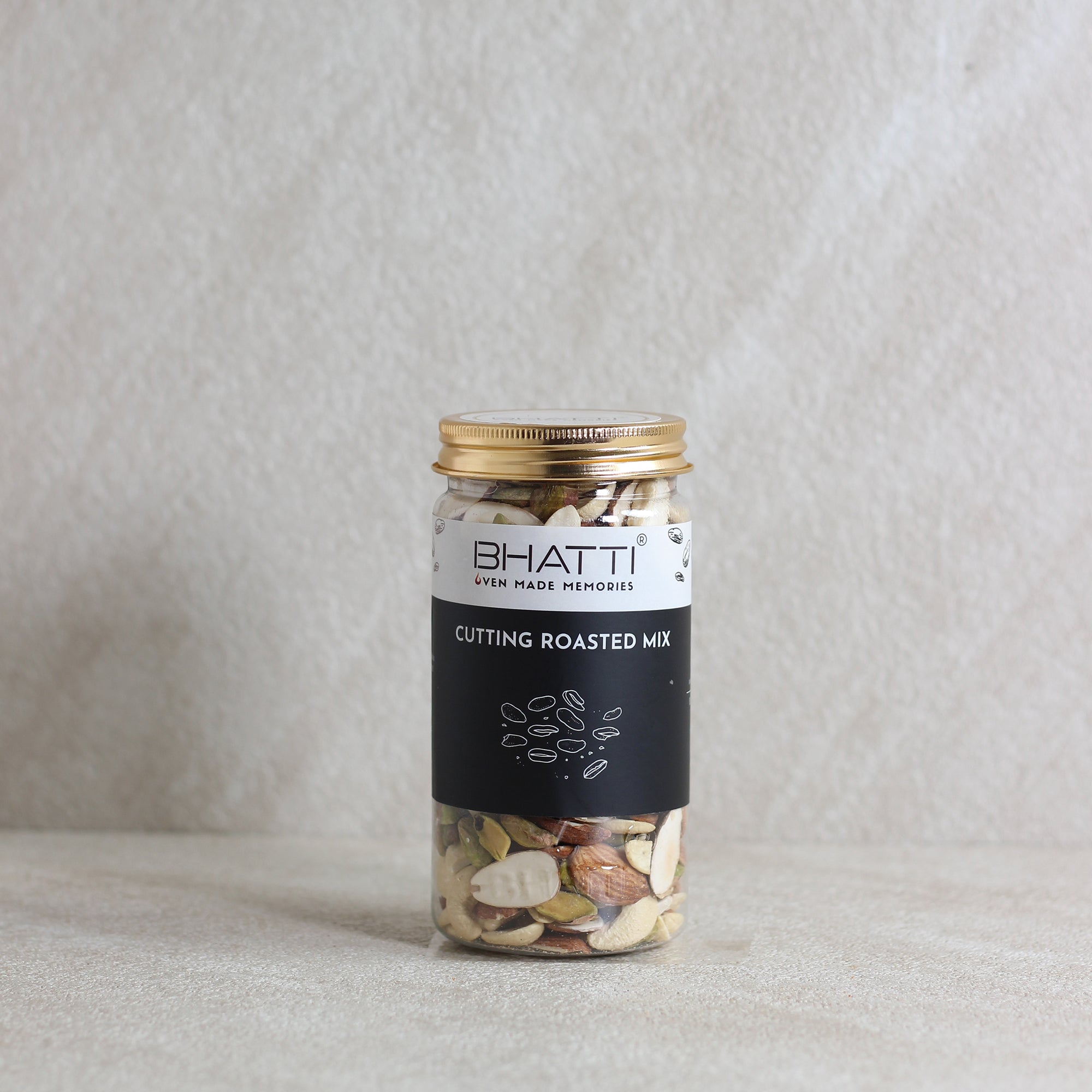 Cutting Roasted Mix Nuts